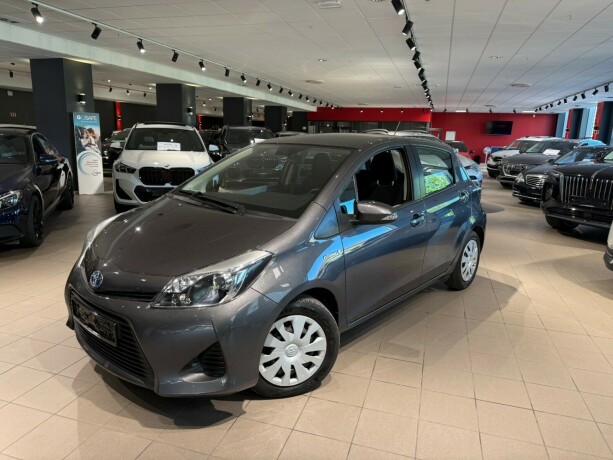 toyota-yaris-bensin-2013-big-2