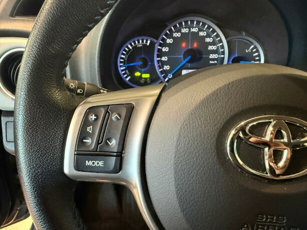 toyota-yaris-bensin-2013-big-26