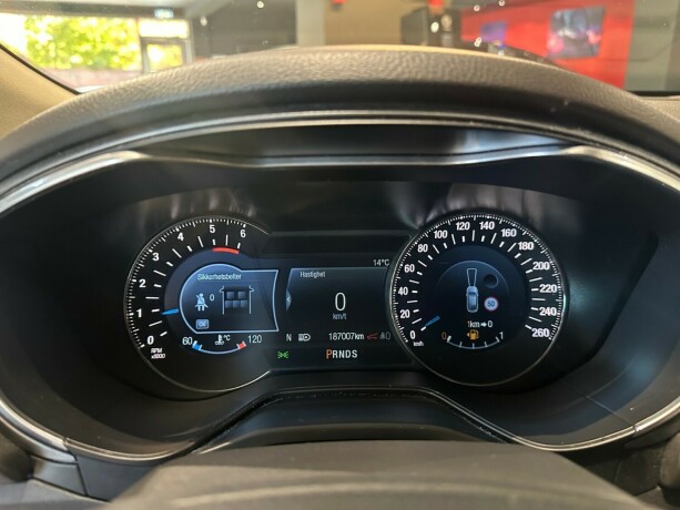 ford-mondeo-diesel-2017-big-20