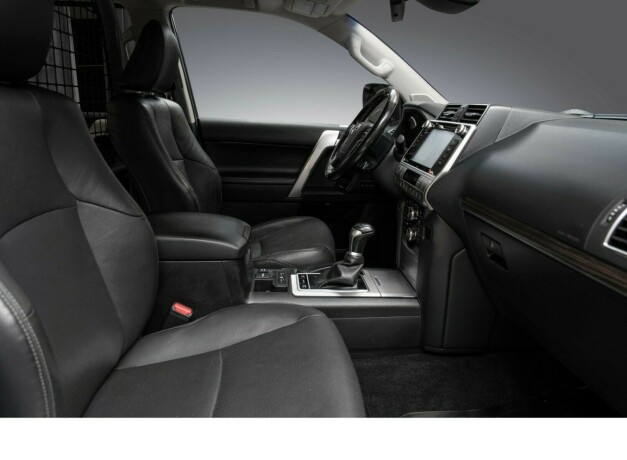 toyota-land-cruiser-diesel-2018-big-15