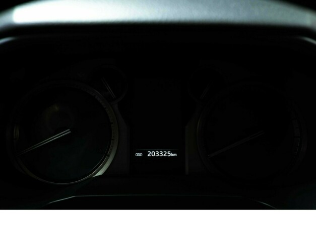 toyota-land-cruiser-diesel-2018-big-27