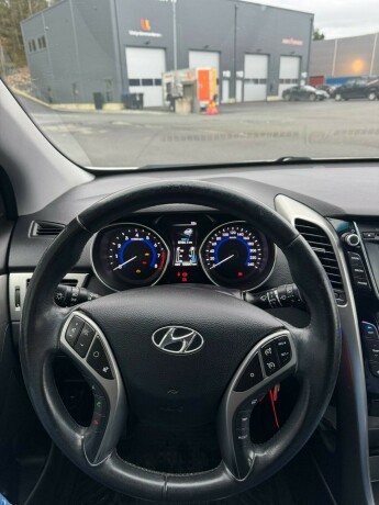 hyundai-i30-bensin-2013-big-14