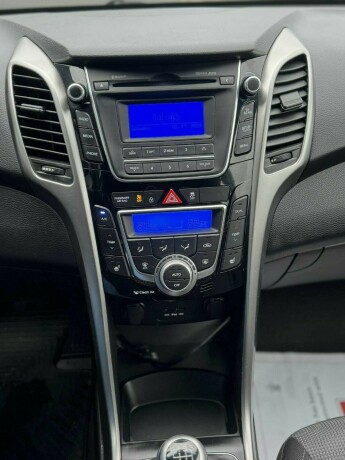 hyundai-i30-bensin-2013-big-17