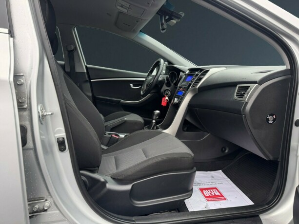 hyundai-i30-bensin-2013-big-11