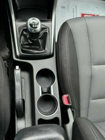 hyundai-i30-bensin-2013-big-15