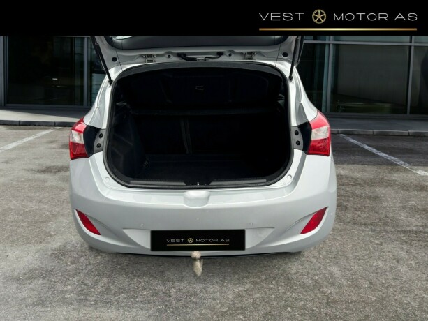 hyundai-i30-bensin-2013-big-6