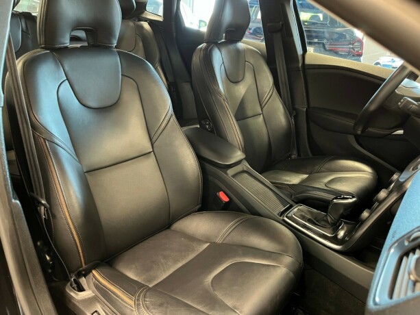 volvo-v40-cross-country-bensin-2019-big-21