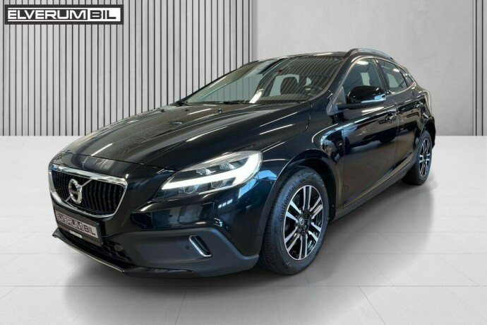 volvo-v40-cross-country-bensin-2019-big-1