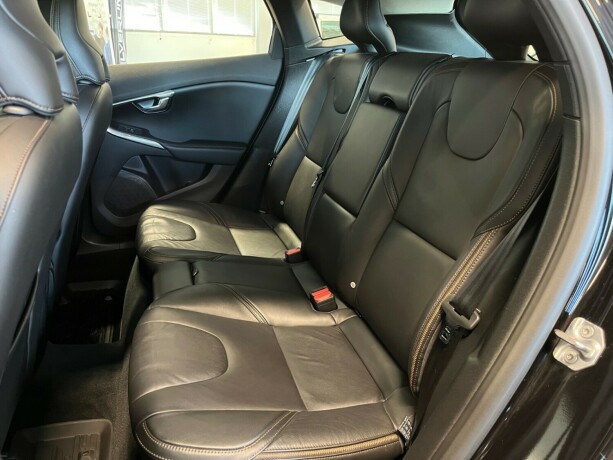 volvo-v40-cross-country-bensin-2019-big-16