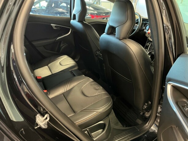 volvo-v40-cross-country-bensin-2019-big-18