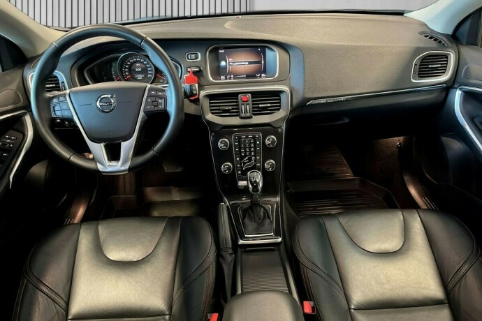 volvo-v40-cross-country-bensin-2019-big-15
