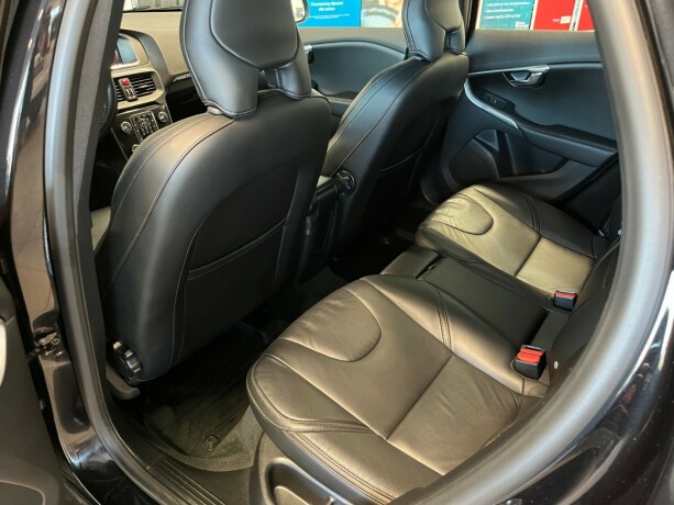 volvo-v40-cross-country-bensin-2019-big-17