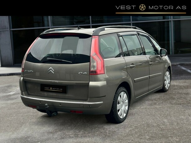 citroen-c4-picasso-diesel-2008-big-7