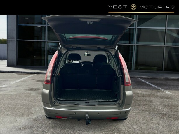 citroen-c4-picasso-diesel-2008-big-6