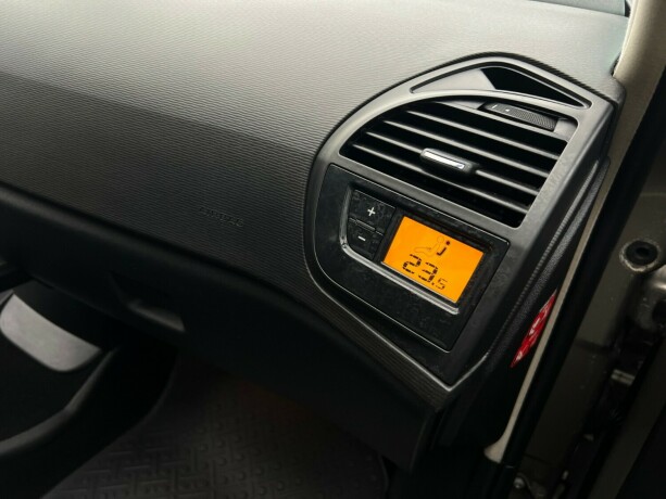 citroen-c4-picasso-diesel-2008-big-19