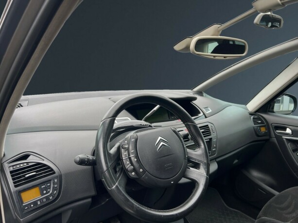 citroen-c4-picasso-diesel-2008-big-9