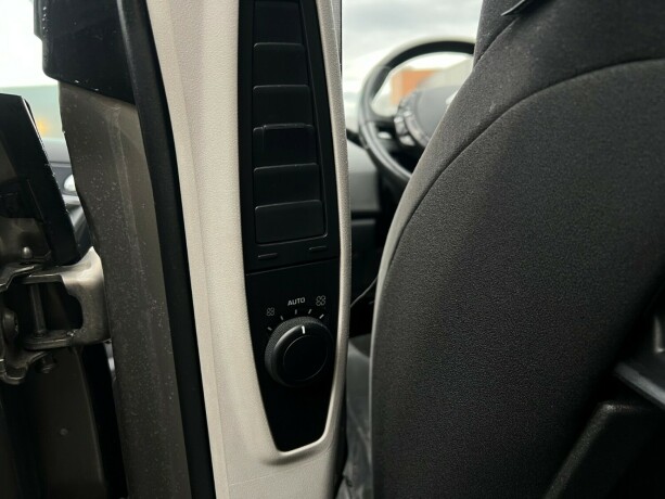 citroen-c4-picasso-diesel-2008-big-23