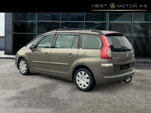 citroen-c4-picasso-diesel-2008-big-4