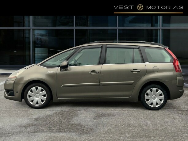 citroen-c4-picasso-diesel-2008-big-3