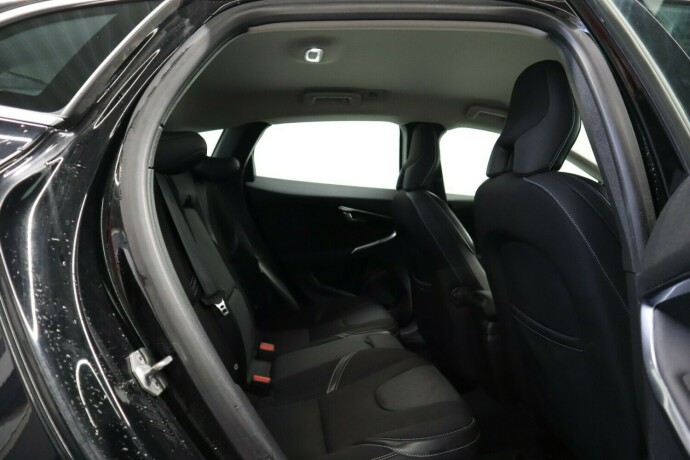 volvo-v40-diesel-2014-big-18