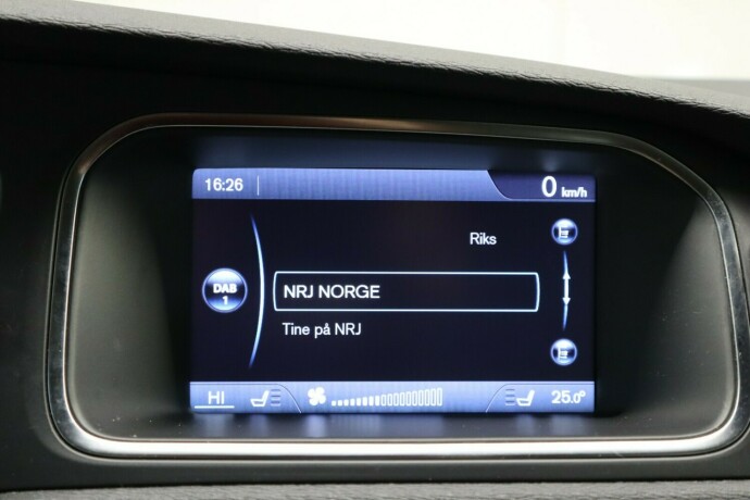 volvo-v40-diesel-2014-big-51