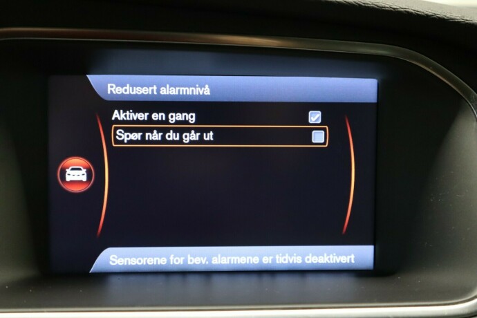 volvo-v40-diesel-2014-big-57