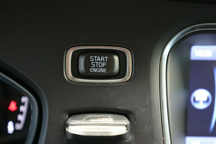 volvo-v40-diesel-2014-big-44