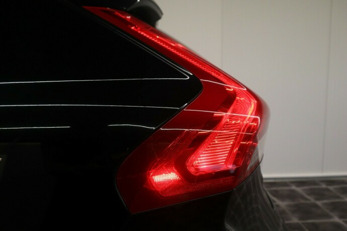 volvo-v40-diesel-2014-big-14