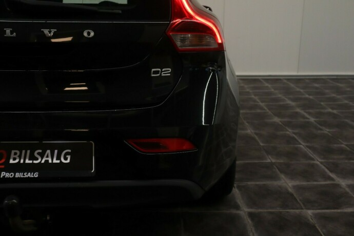 volvo-v40-diesel-2014-big-8