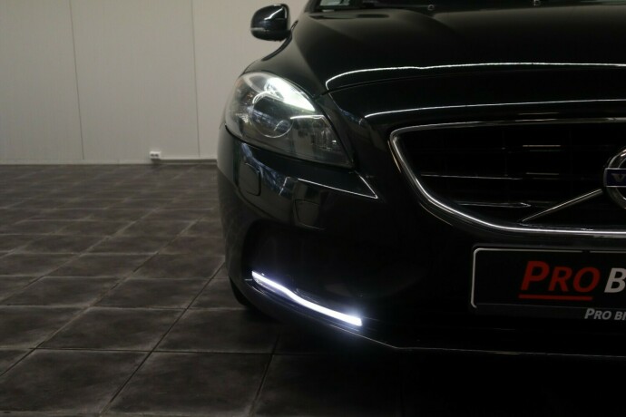 volvo-v40-diesel-2014-big-10