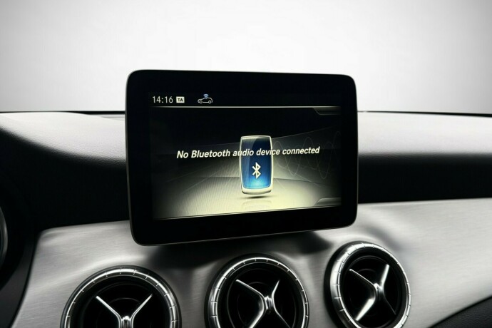 mercedes-benz-cla-bensin-2017-big-28