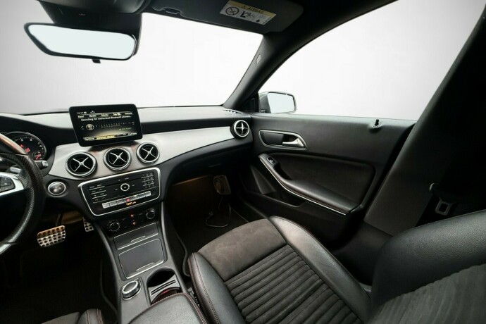 mercedes-benz-cla-bensin-2017-big-34