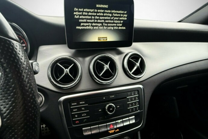 mercedes-benz-cla-bensin-2017-big-23