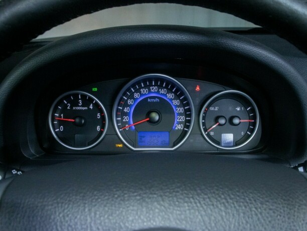 hyundai-ix55-diesel-2012-big-27