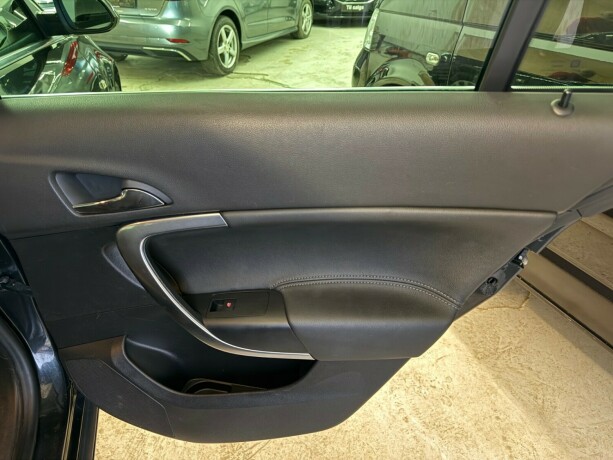 opel-insignia-diesel-2010-big-24