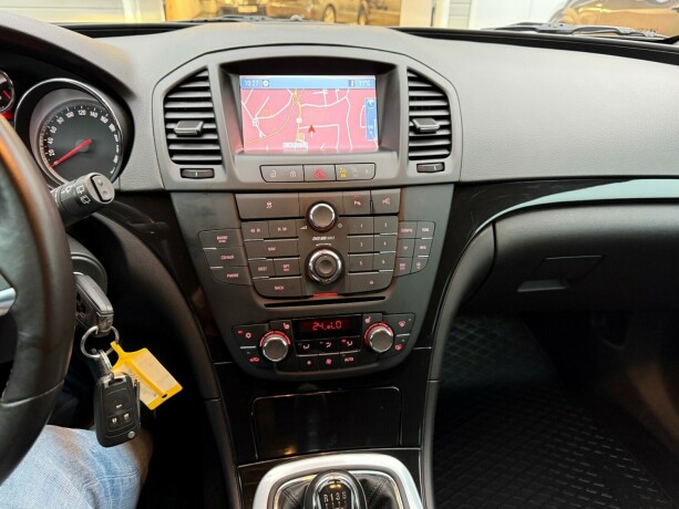 opel-insignia-diesel-2010-big-12