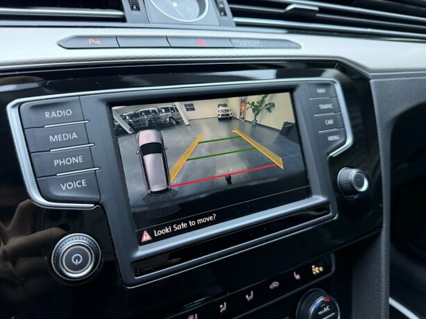 volkswagen-passat-elektrisitetbensin-2017-big-21