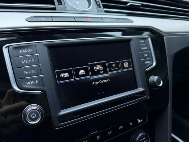 volkswagen-passat-elektrisitetbensin-2017-big-19