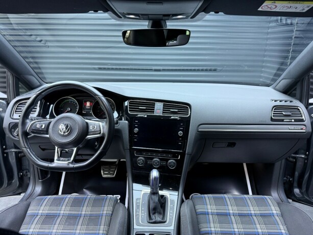 volkswagen-golf-elektrisitetbensin-2019-big-9