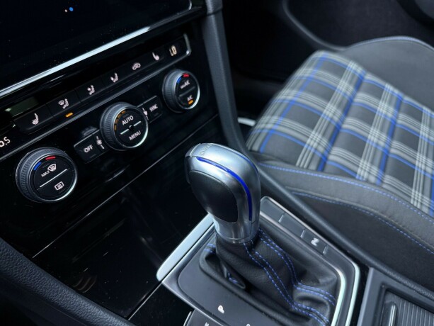 volkswagen-golf-elektrisitetbensin-2019-big-24