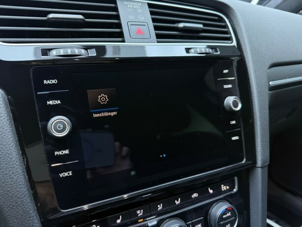 volkswagen-golf-elektrisitetbensin-2019-big-20