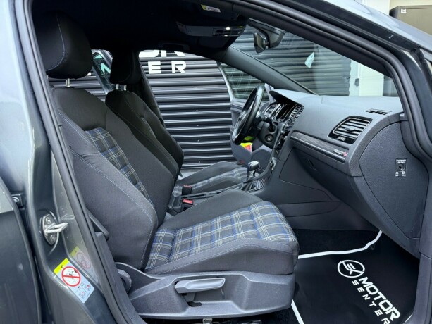 volkswagen-golf-elektrisitetbensin-2019-big-27