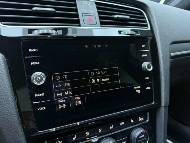 volkswagen-golf-elektrisitetbensin-2019-big-17