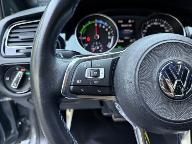 volkswagen-golf-elektrisitetbensin-2019-big-14