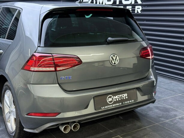 volkswagen-golf-elektrisitetbensin-2019-big-5