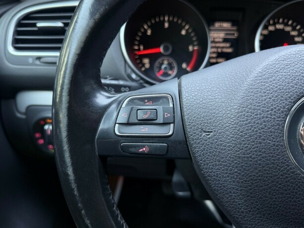 volkswagen-golf-diesel-2011-big-13