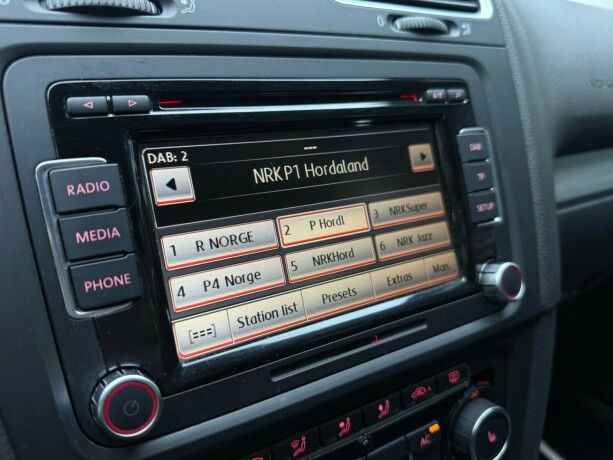 volkswagen-golf-diesel-2011-big-18