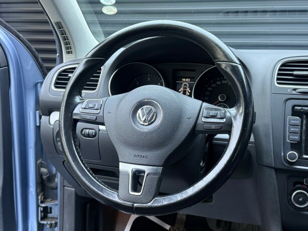 volkswagen-golf-diesel-2011-big-10