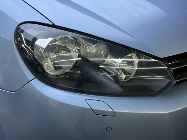 volkswagen-golf-diesel-2011-big-4