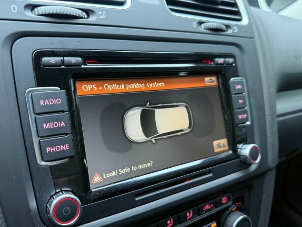 volkswagen-golf-diesel-2011-big-16